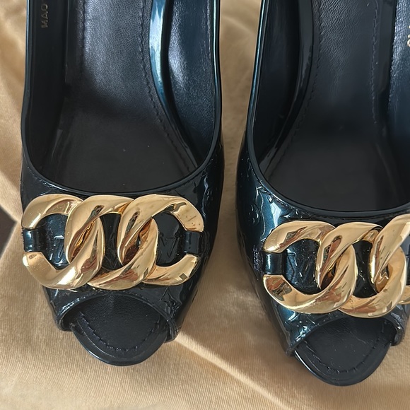 Shoes - Picture 8 of 10